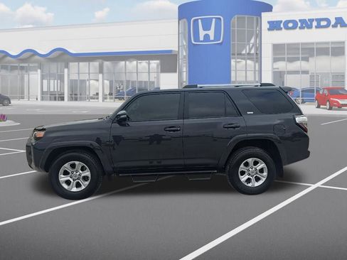 Used 2024 Toyota 4Runner SR5 Premium w/ Moonroof Package image 5