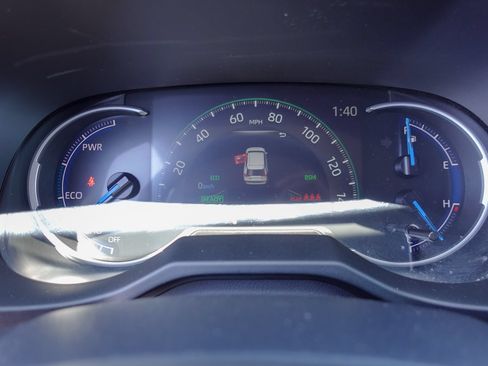 Used 2025 Toyota RAV4 LE AWD/4WD image 18