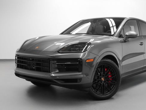 Certified 2026 Porsche Cayenne S AWD/4WD image 7