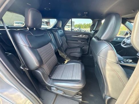 Used 2025 Ford Explorer ST-Line AWD/4WD image 24