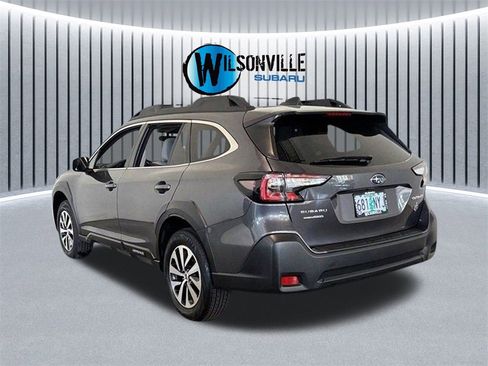 Used 2023 Subaru Outback Premium image 6