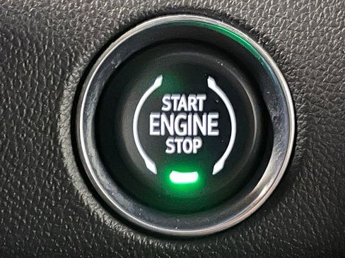 Used 2025 GMC Acadia Elevation image 30