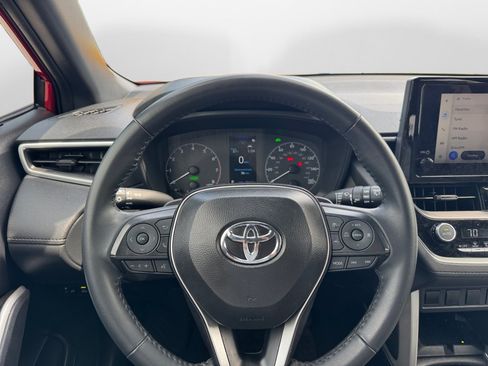 Used 2025 Toyota Corolla Cross AWD Hybrid image 10