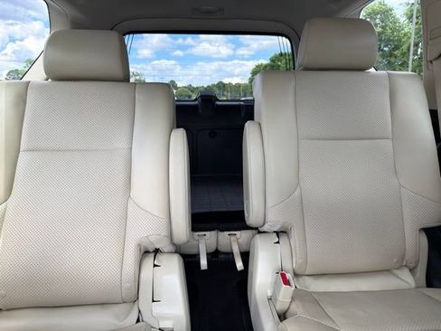 Used 2023 Lexus GX 460 Luxury w/ Sport Design Package AWD/4WD image 25
