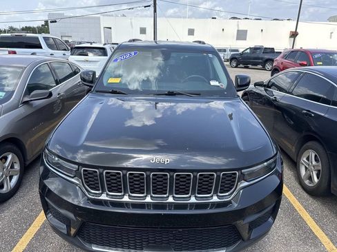 Used 2023 Jeep Grand Cherokee Laredo RWD image 15