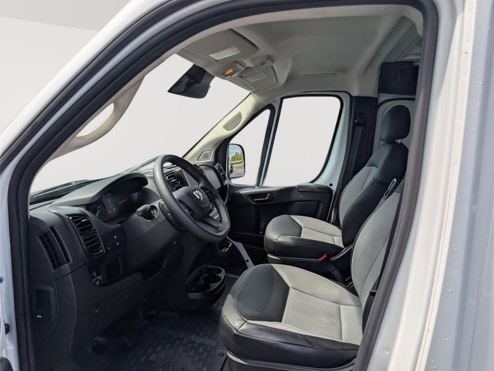 Used 2025 RAM ProMaster 2500 w/ Convenience Group FWD image 14