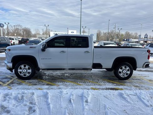 Used 2023 Chevrolet Silverado 3500 LTZ w/ LTZ Convenience Package image 7