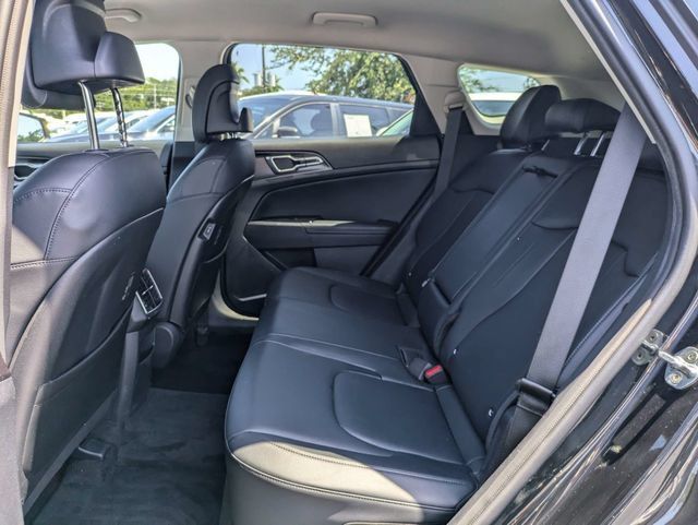 Used 2023 Kia Sportage EX AWD/4WD image 15
