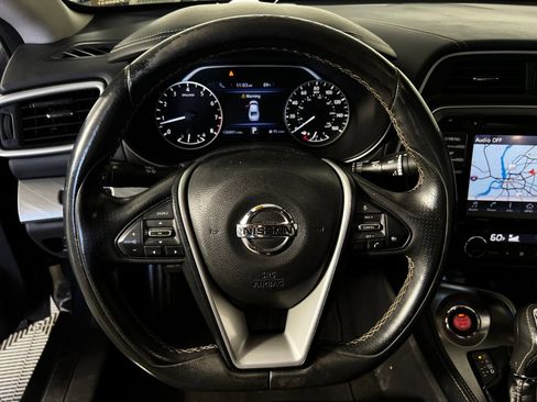 Used 2017 Nissan Maxima 3.5 SL w/ Interior Lighting Package FWD image 9