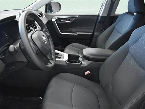 Used 2025 Toyota RAV4 XLE image 24