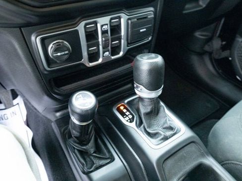 Used 2021 Jeep Wrangler Unlimited Sport image 19