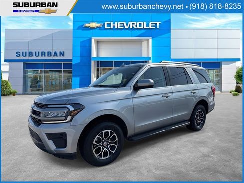 Used 2024 Ford Expedition XLT image 1