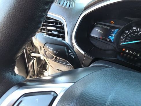 Used 2019 Ford Edge Titanium image 16