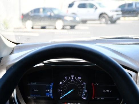 Used 2019 Ford Fusion SE AWD/4WD image 28
