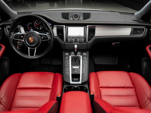 Used 2016 Porsche Macan Turbo AWD/4WD image 41