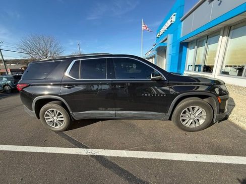Used 2022 Chevrolet Traverse LT image 8