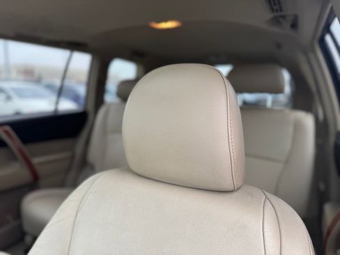 Used 2010 Toyota Highlander Limited image 14