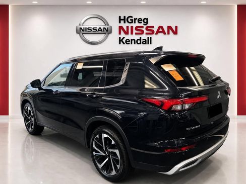 Used 2022 Mitsubishi Outlander SEL AWD/4WD image 2