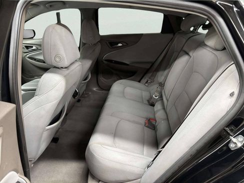 Used 2021 Chevrolet Malibu LT FWD image 16