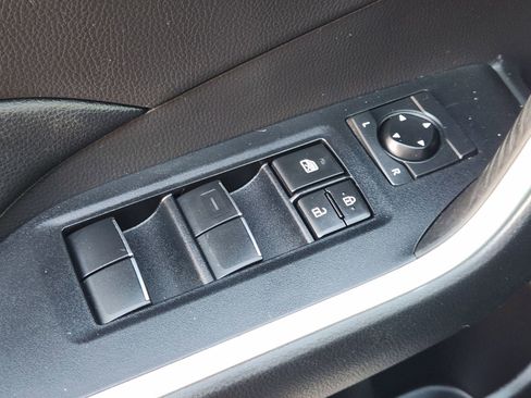 Used 2021 Toyota RAV4 XLE Premium image 27