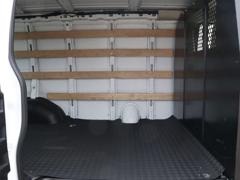 Used 2024 Chevrolet Express 2500 w/ Driver Convenience Package image 17