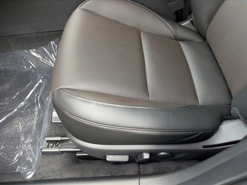 New 2026 MAZDA MAZDA3 Hatchback w/Premium Plus Pkg image 4