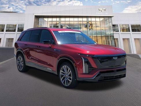 Certified 2026 Cadillac Vistiq Premium Luxury w/ LPO, Floor Liner Package AWD/4WD image 3
