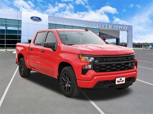 Used 2024 Chevrolet Silverado 1500 Custom image 6