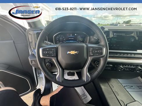 Used 2025 Chevrolet Silverado 2500 LT AWD/4WD image 12