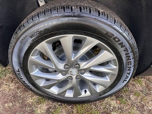 New 2025 Buick Enclave Preferred w/ Power Package image 12