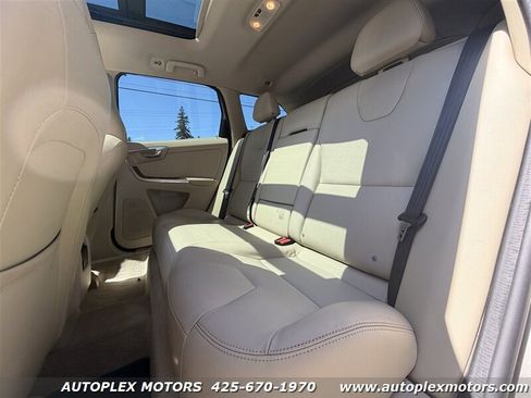 Used 2015 Volvo XC60 T6 Platinum AWD/4WD image 18
