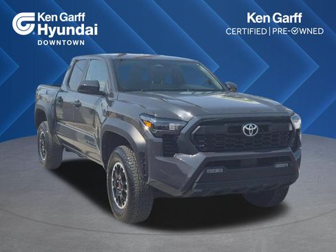 Used 2025 Toyota Tacoma TRD Off-Road AWD/4WD image 1
