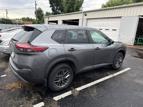 Used 2023 Nissan Rogue S AWD/4WD image 3