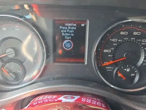 Used 2013 Dodge Charger SE RWD image 4
