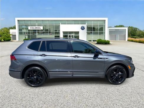 Certified 2023 Volkswagen Tiguan SE R-Line AWD/4WD image 6