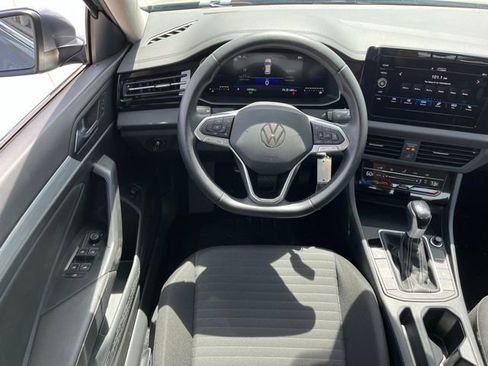 Used 2025 Volkswagen Jetta S FWD image 9