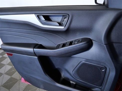 Certified 2022 Ford Escape SE w/ Cold Weather Package image 23