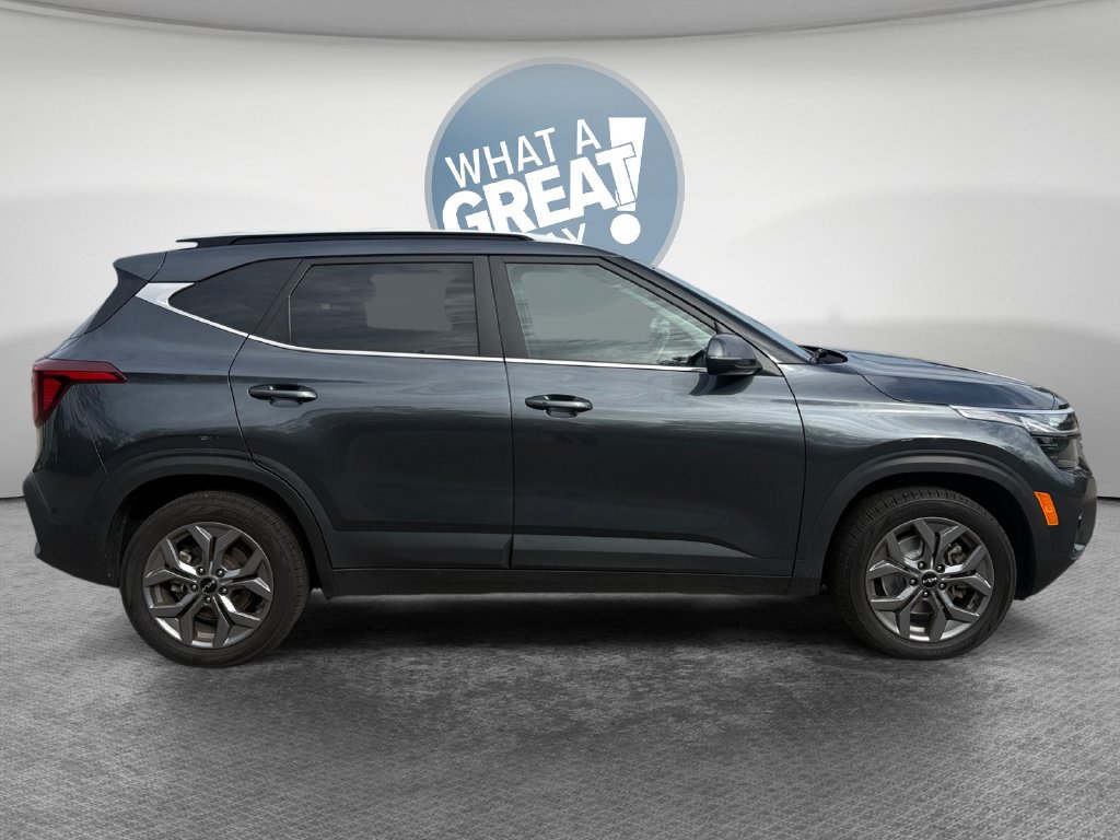 Used 2024 Kia Seltos S AWD/4WD image 2