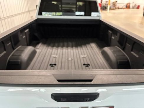 Used 2024 GMC Sierra 3500 Denali w/ Denali Reserve Package AWD/4WD image 9