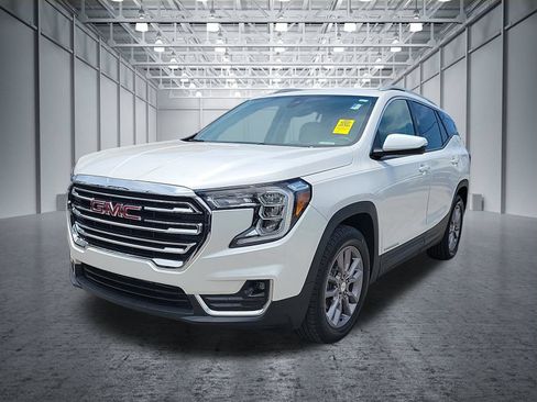 Used 2023 GMC Terrain SLT w/ LPO, Floor Liner Package FWD image 2