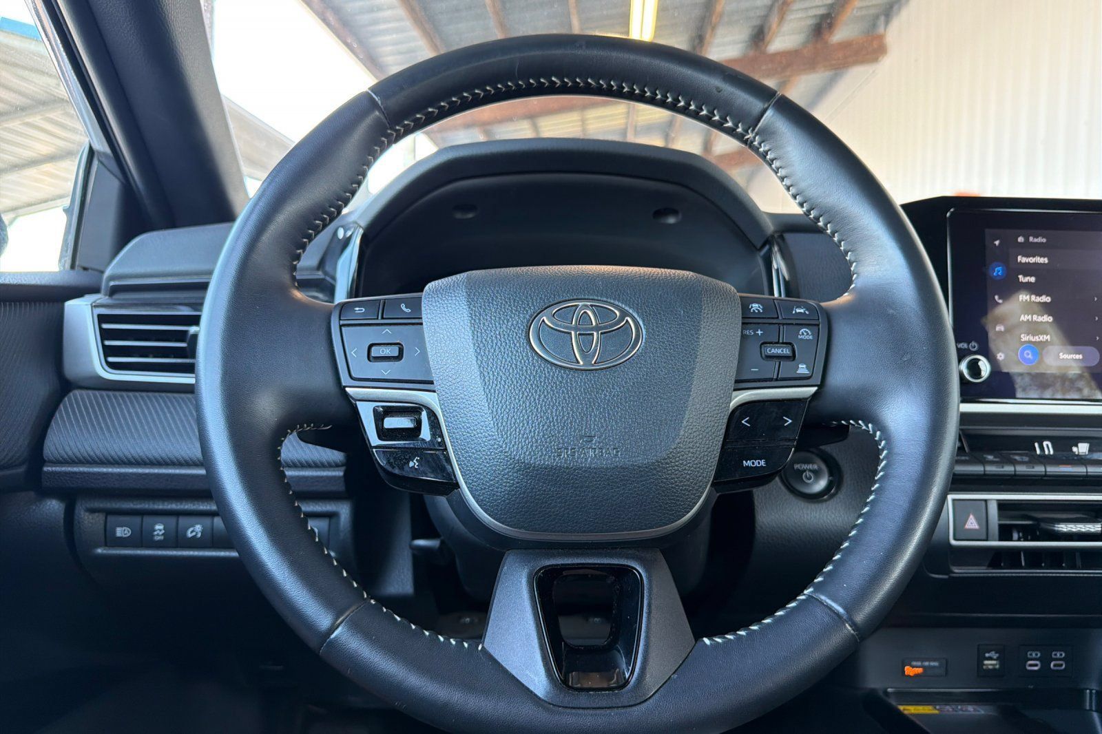 Used 2025 Toyota Camry SE FWD image 21