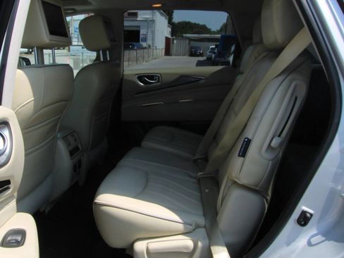 Used 2019 INFINITI QX60 Luxe w/ Essential Package FWD image 11