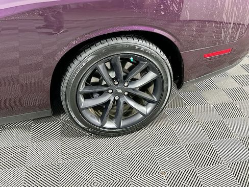 Used 2022 Dodge Challenger R/T w/ Performance Handling Group image 37