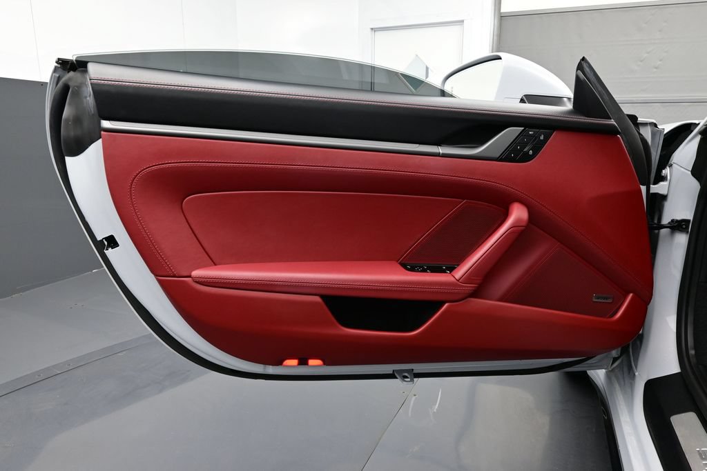 Certified 2025 Porsche 911 Carrera RWD image 7