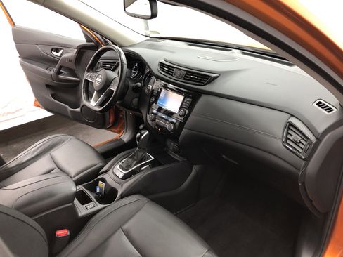 Used 2017 Nissan Rogue SL image 10