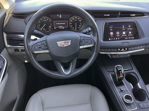 Certified 2021 Cadillac XT4 Luxury w/ Cold Weather Package image 11