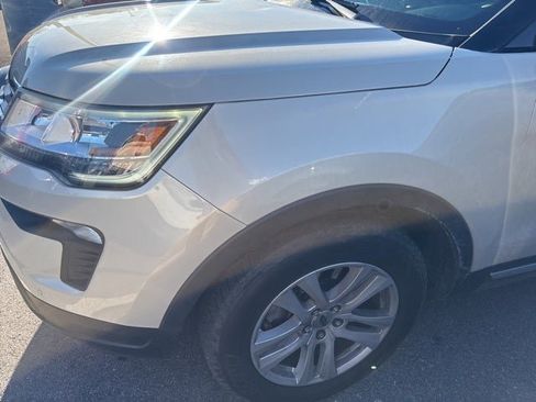 Used 2018 Ford Explorer XLT w/ Equipment Group 202A image 2