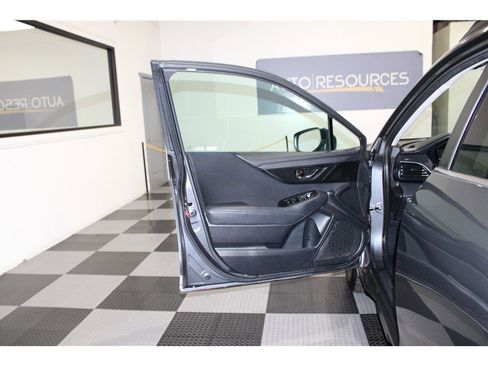 Used 2022 Subaru Outback Premium image 11