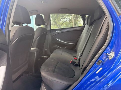 Used 2013 Hyundai Accent SE FWD image 9