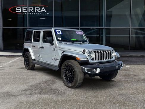 Used 2024 Jeep Wrangler Sahara image 7